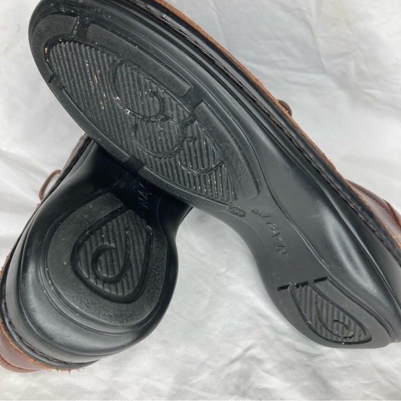 Naot Oxford leather shoes
